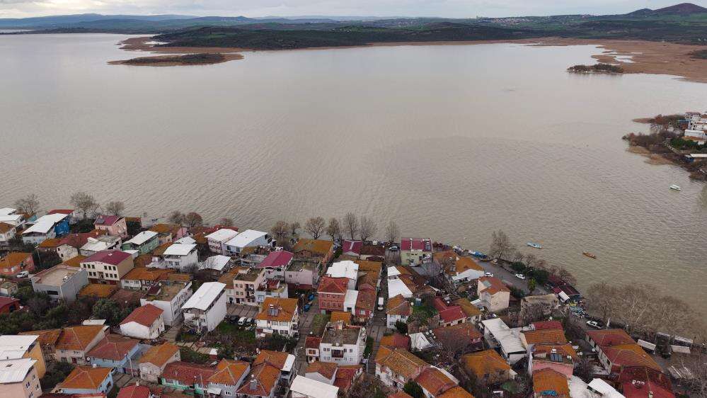 Kuraklıkla boğuşan Türkiye’nin yaşayan gölü, yeniden küçük Venedik oldu 15